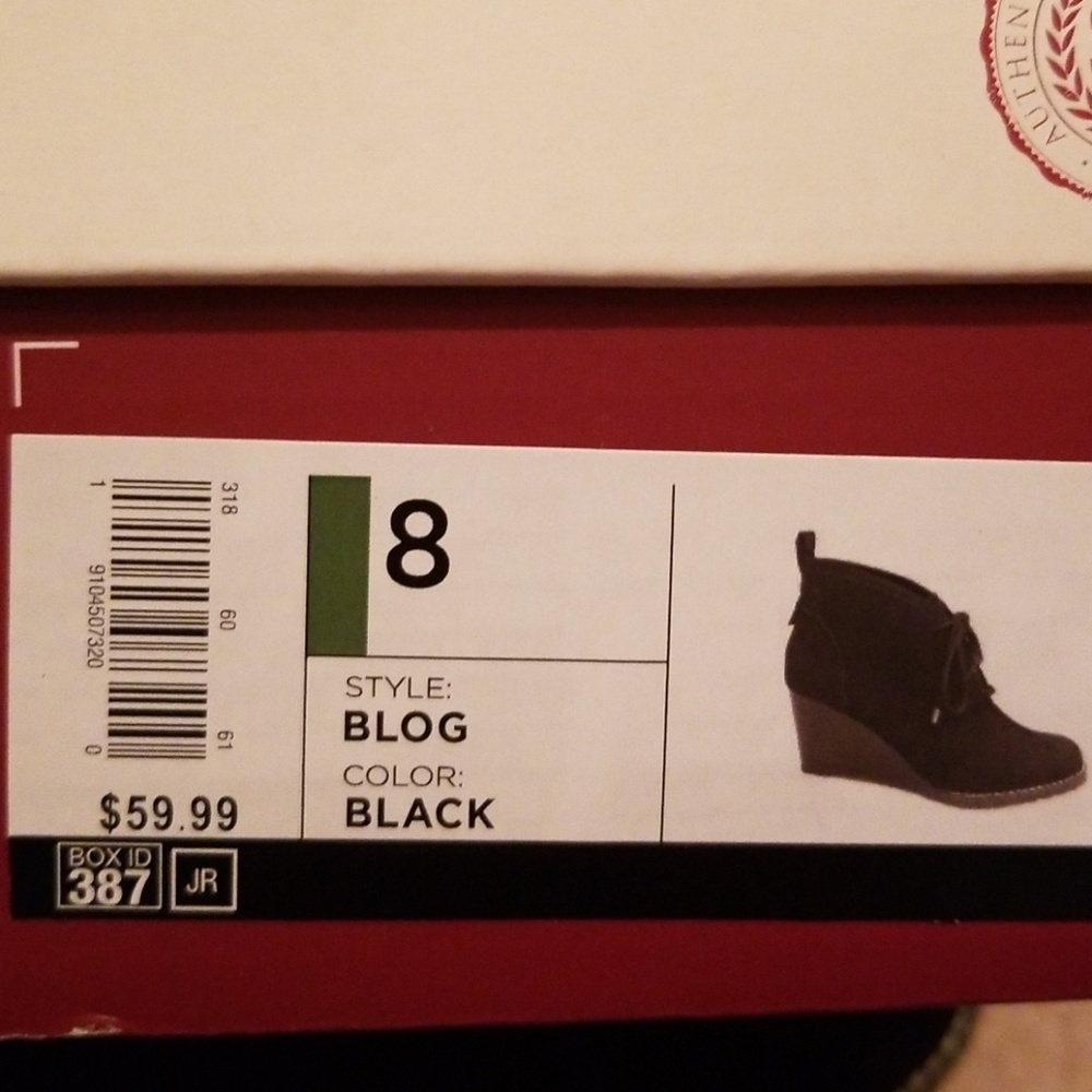 BRAND NEW W/TAG BOOTS!! - Picture 8 of 8